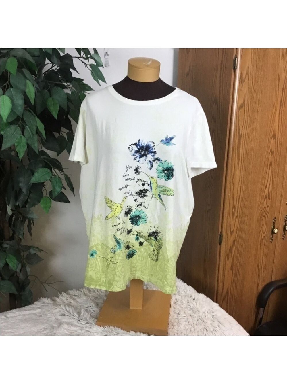 CJ Banks short sleeve tee Womans size 14W birds and floral themed